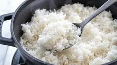 I no longer cook rice or turn on the stove because I've found a better way—a trick that allows you to cook fluffy rice without boiling it.