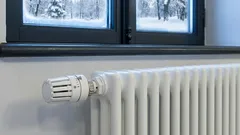 Turning off or reducing the heating temperature overnight? This mistake is costing millions of families dearly.