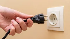 What devices should not be unplugged and why? Not everyone knows this.