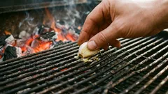 Few people know: why rub a clove of garlic on the grill before cooking barbecue?
