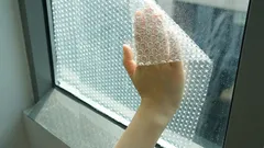 How to insulate windows with bubble wrap: a cheap life hack
